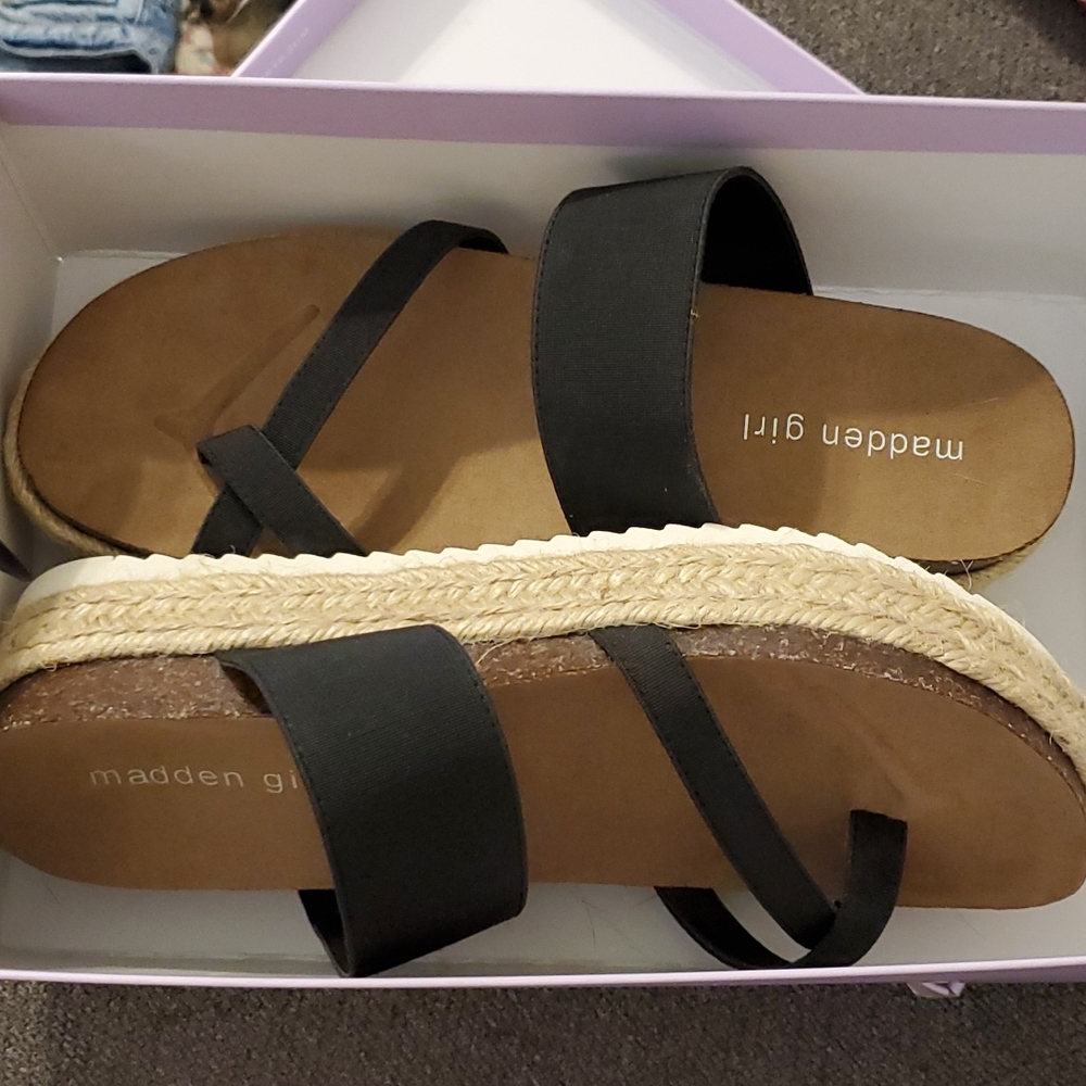 Madden Girl Women's Case Sandals